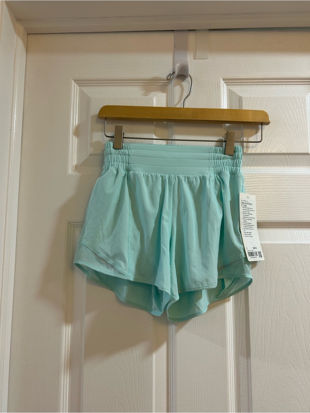 NWT Lululemon Hotty Hot High-Rise Lined Short 2.5" - Mint - Size O